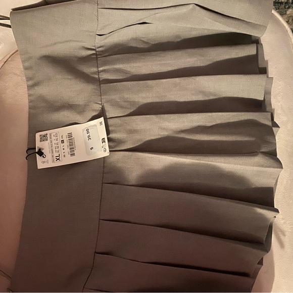 NWT Zara gray pleated skirt - Picture 4 of 4